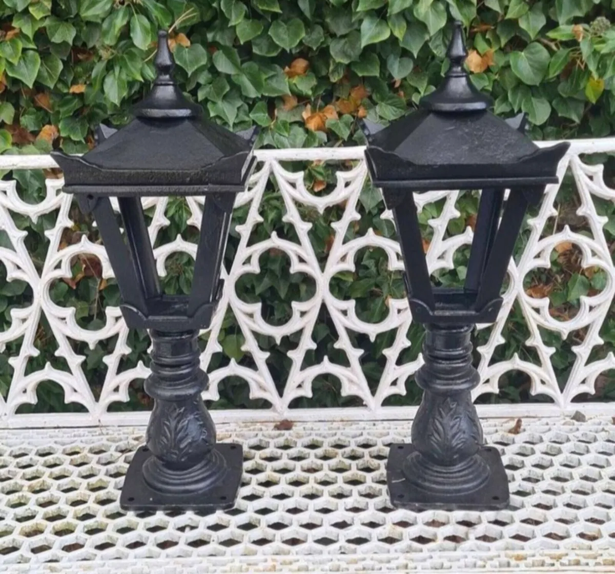 Cast iron lights 130 each - Image 1