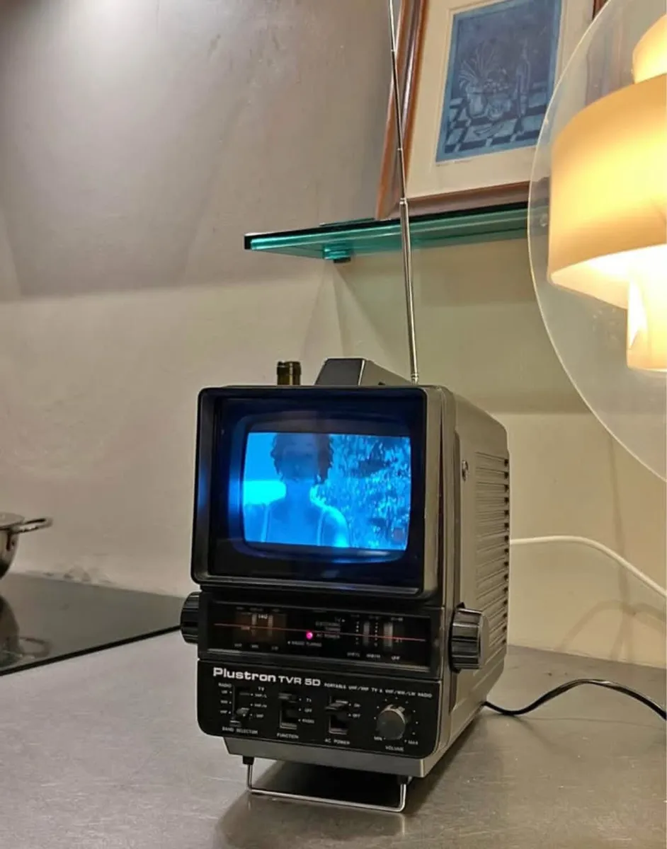 Vintage 1979 Plustron TVR5D TV/ Radio - Image 1