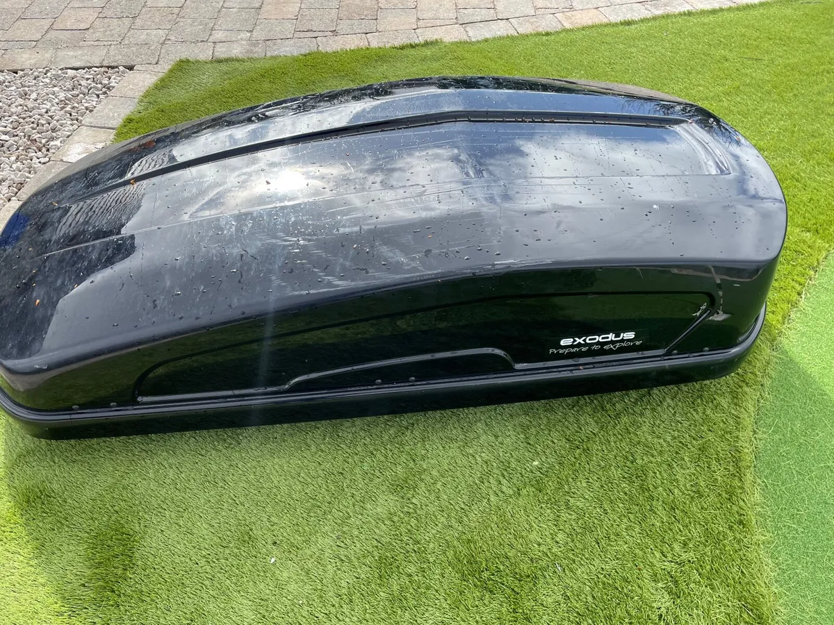 Exodus 430L Roof Box & Bars - Image 2