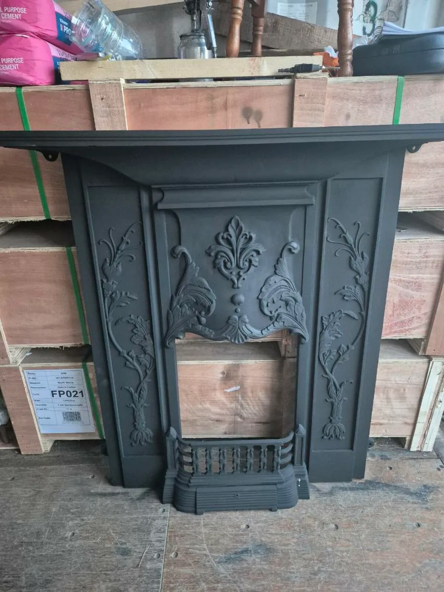 Cast iron fireplace - Image 1