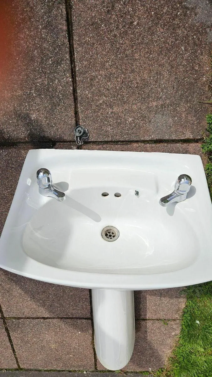 sink and pedestal - Image 3