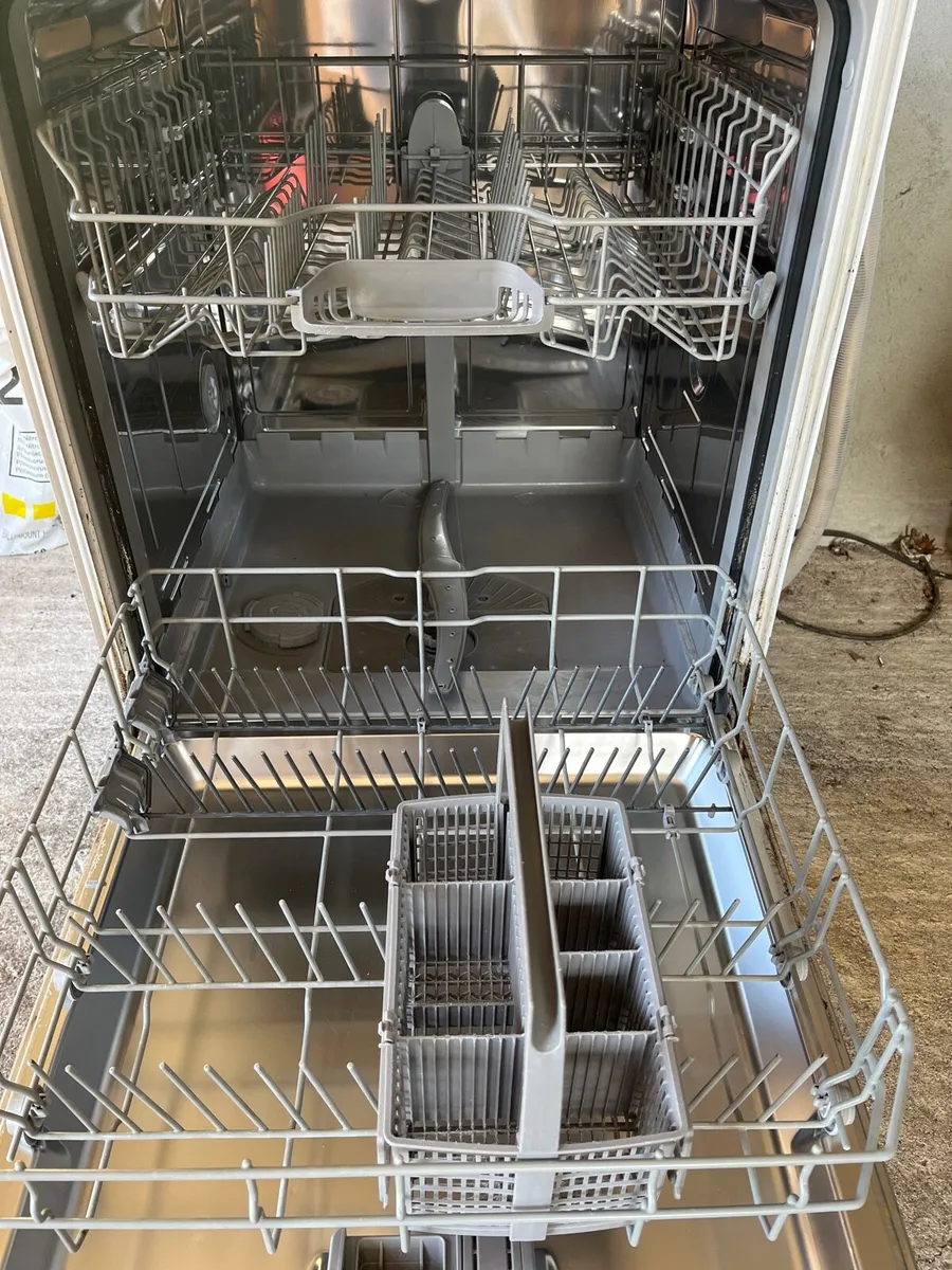 Integrated Dishwasher - Image 2