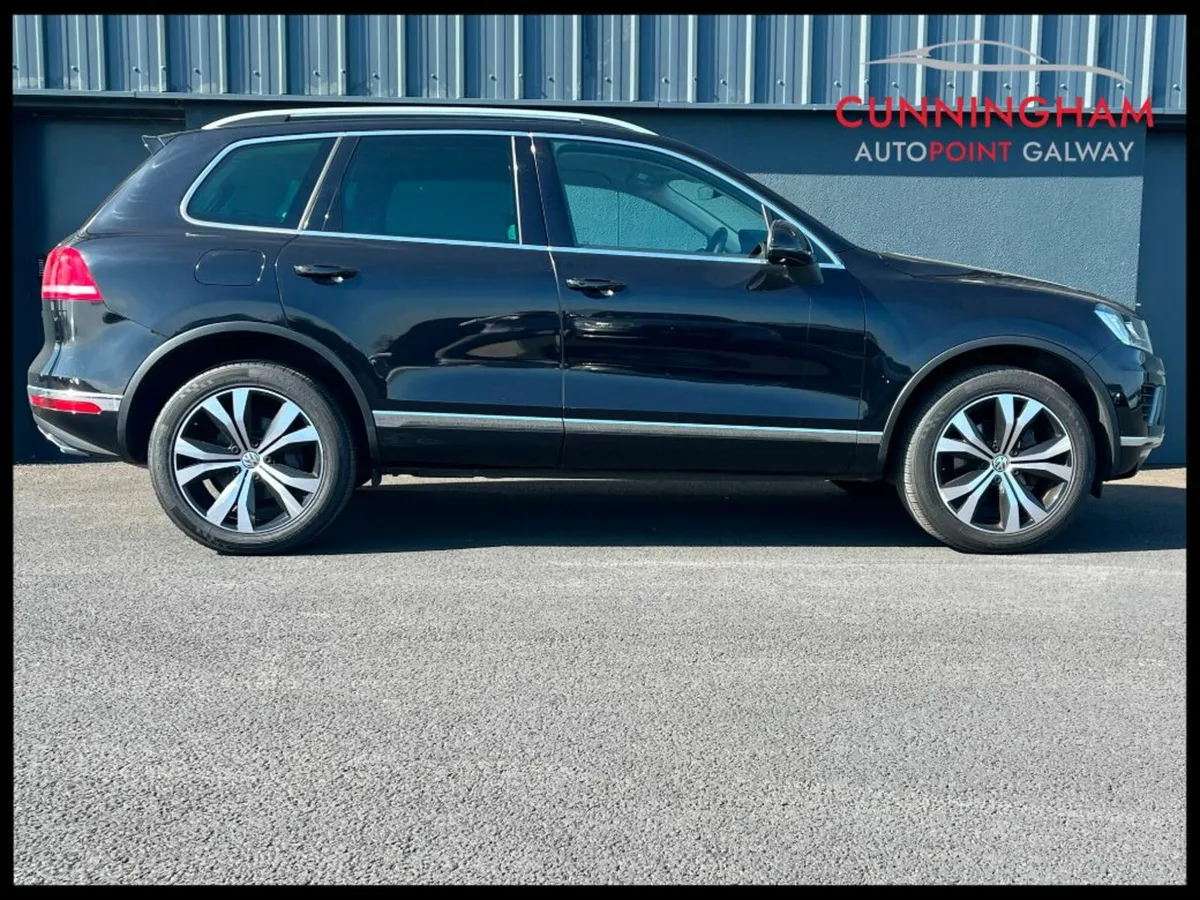 Volkswagen Touareg 3.0TDi 5 Seat N1 - Image 3