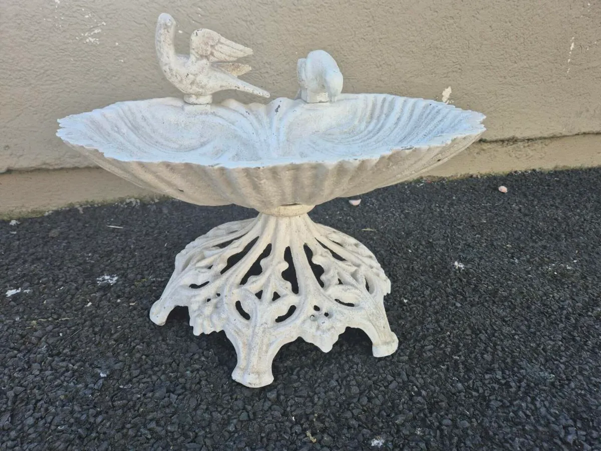 Water fountain - Image 1