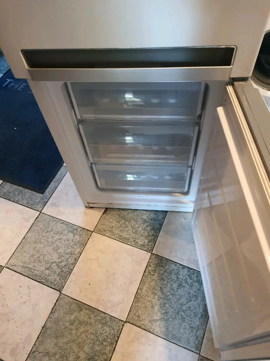 Fridge freezer - Image 3
