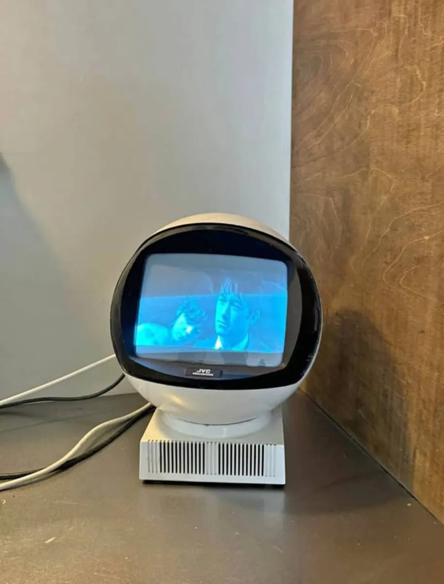 Space age 1960 vintage TV - refurbished - Image 3