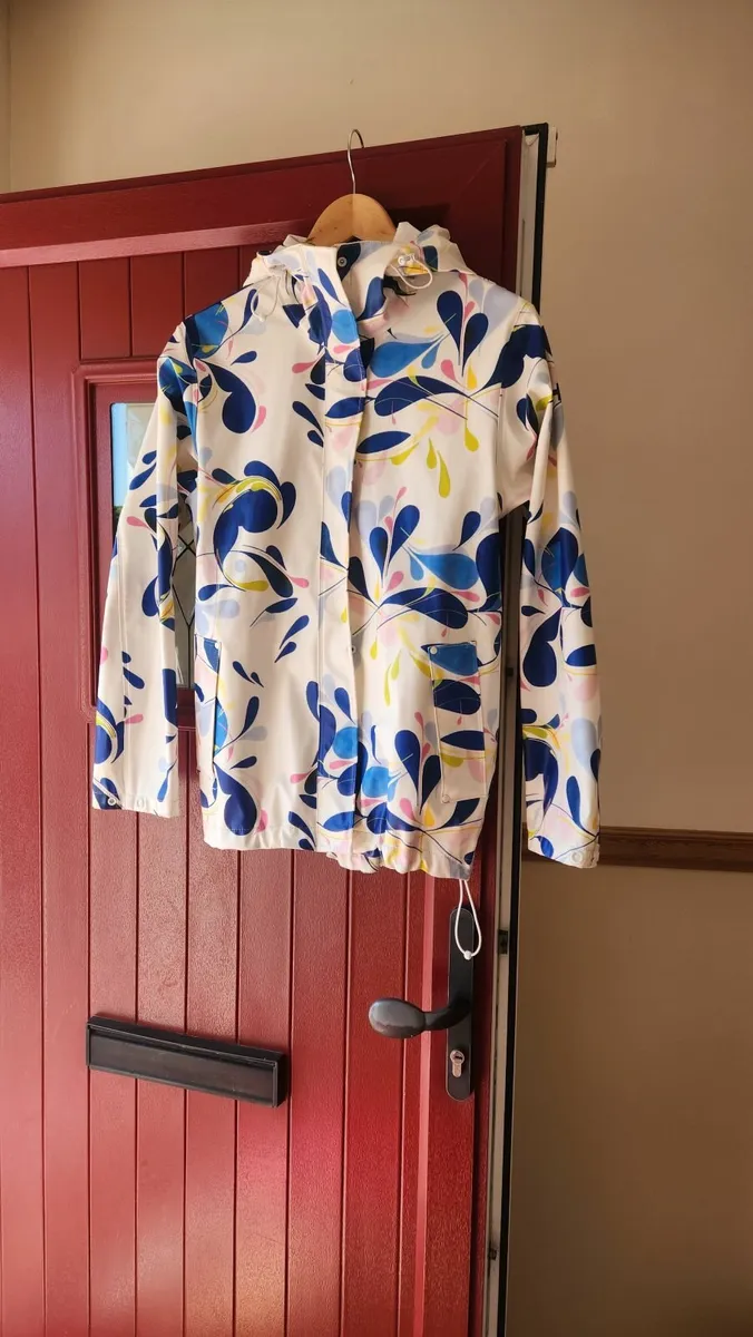 Helly Hansen jacket (open to reasonable offers) - Image 1