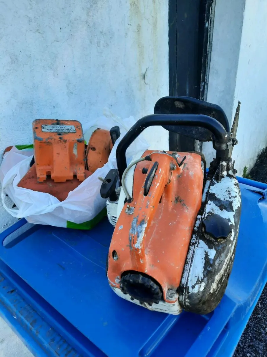 Vintage stihl chainsaw and parts - Image 1