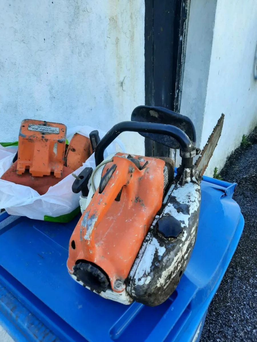 Vintage stihl chainsaw and parts - Image 3