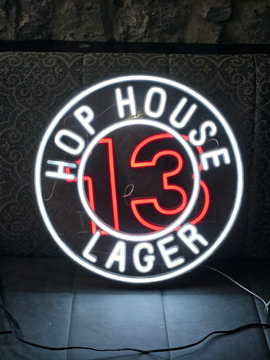 Pub light up sign - Image 1