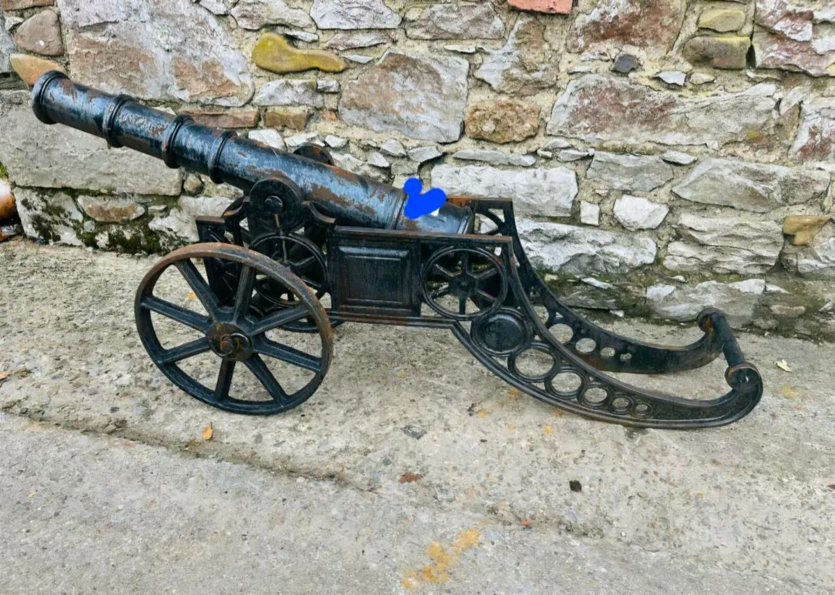 Cast iron cannons  pair 2 - Image 2