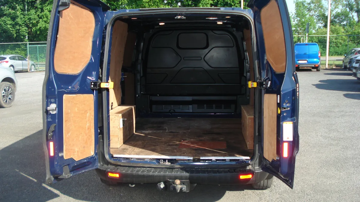 Ford Transit 2021 - Image 3
