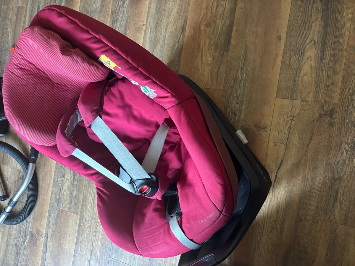 Maxi cosi 2 way pearl Carseat + isofix base - Image 4