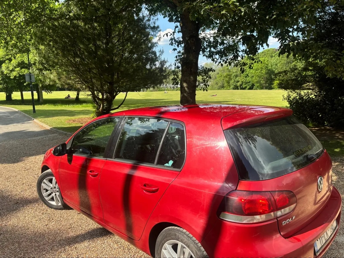 2011 Volkswagen Golf 1.6 TDI high line model - Image 4