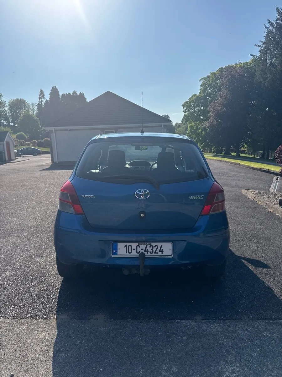Toyota Yaris 2010 - Image 4