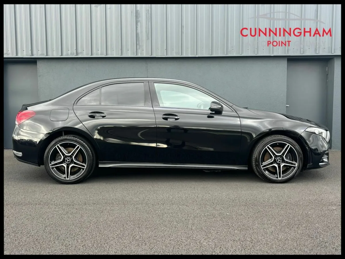 Mercedes-Benz A-Class A250e AMG LINE NIGHT EDITION - Image 3