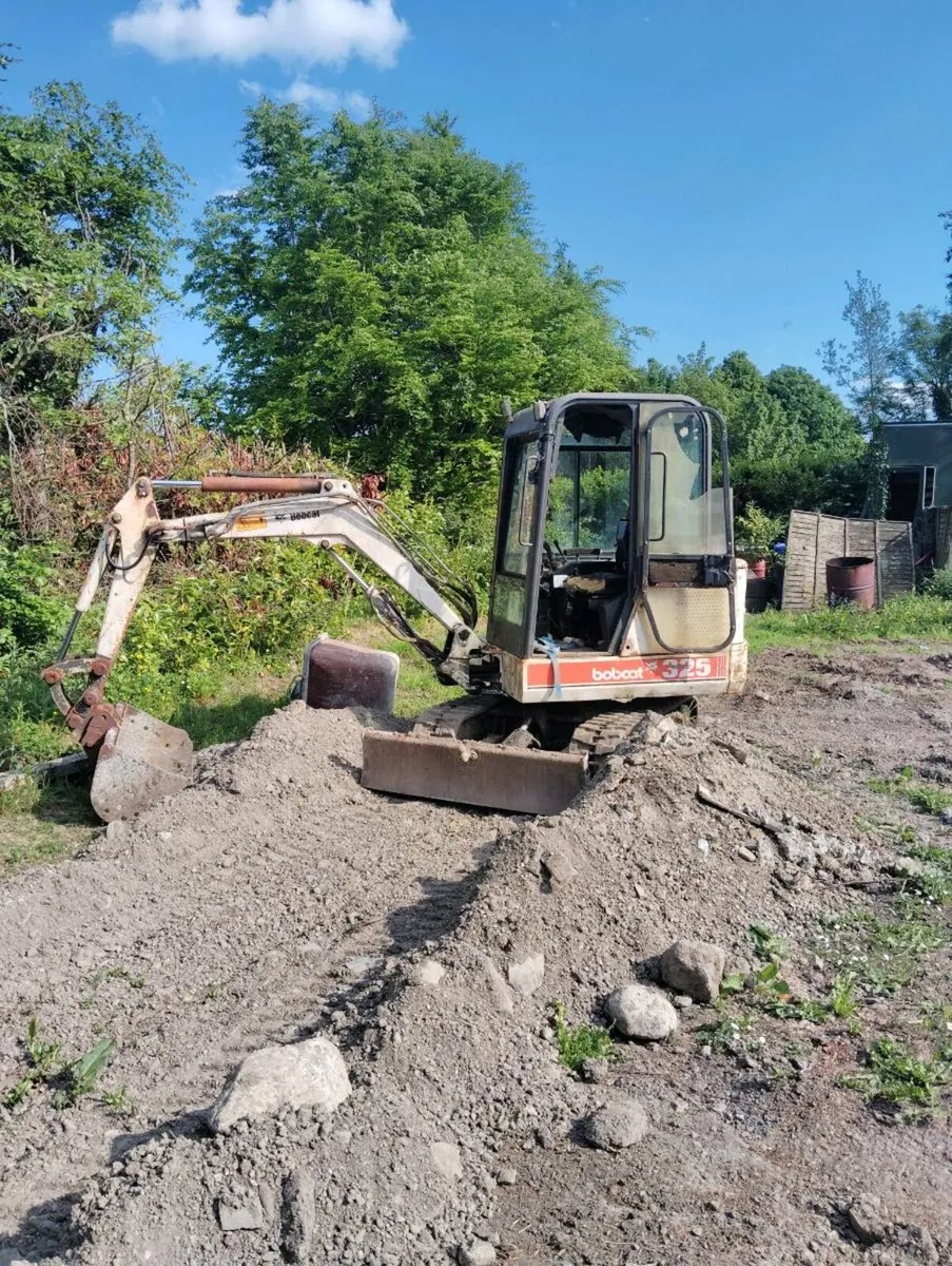 Bobcat mini digger - Image 1
