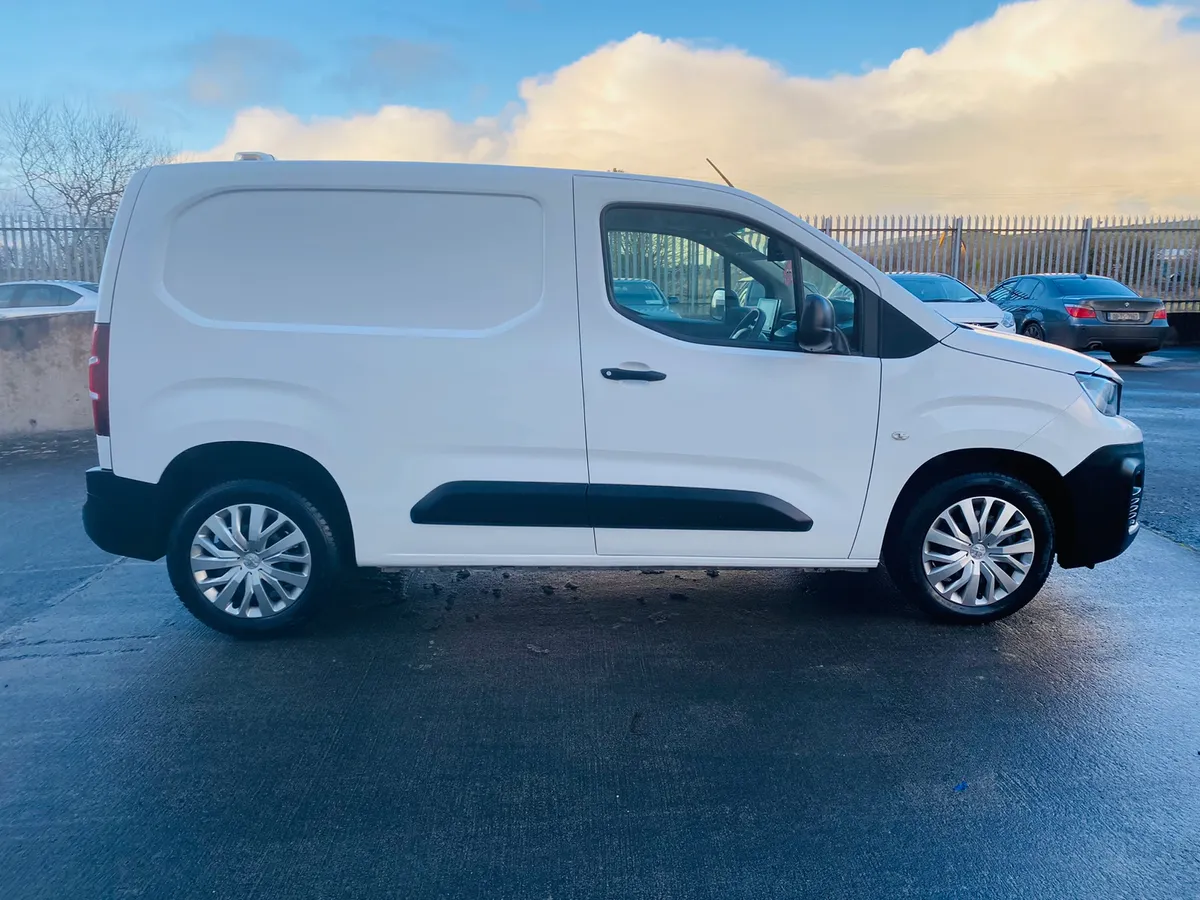 202 Peugeot Partner 1.5 100Bhp PRO €11,950 + VAT - Image 4