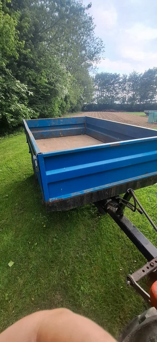 Tractor Tipping trailer - Image 1