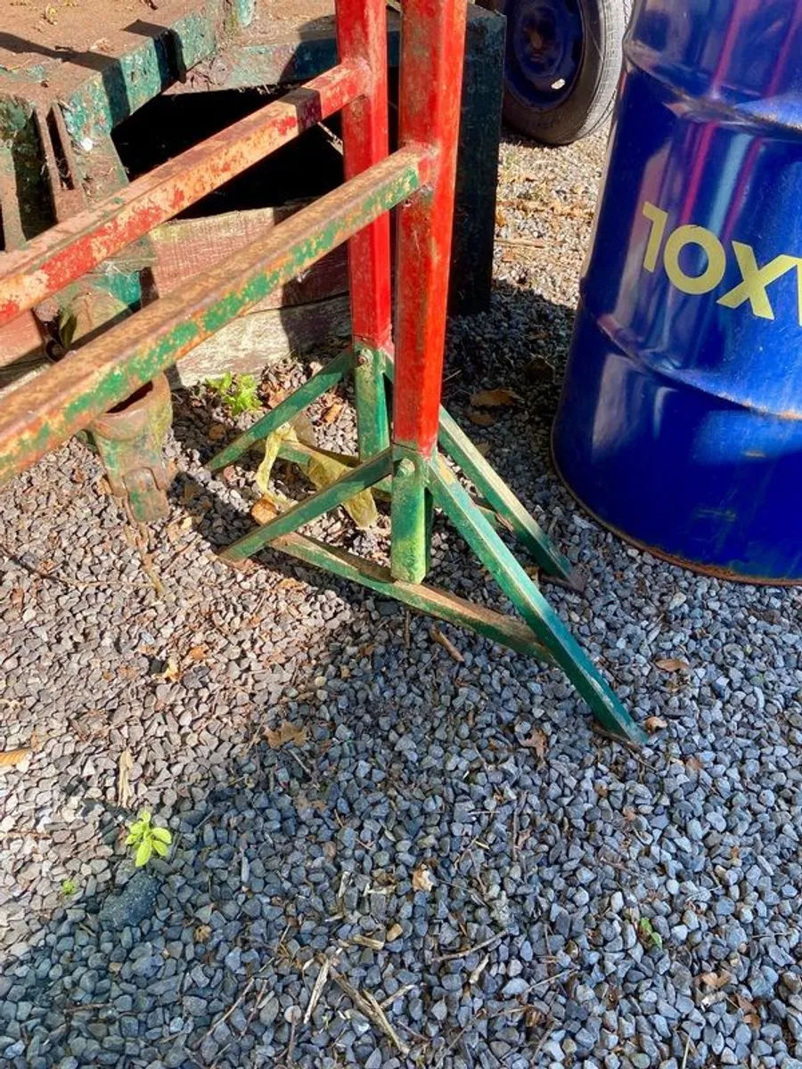 Builders Trestles - Image 1