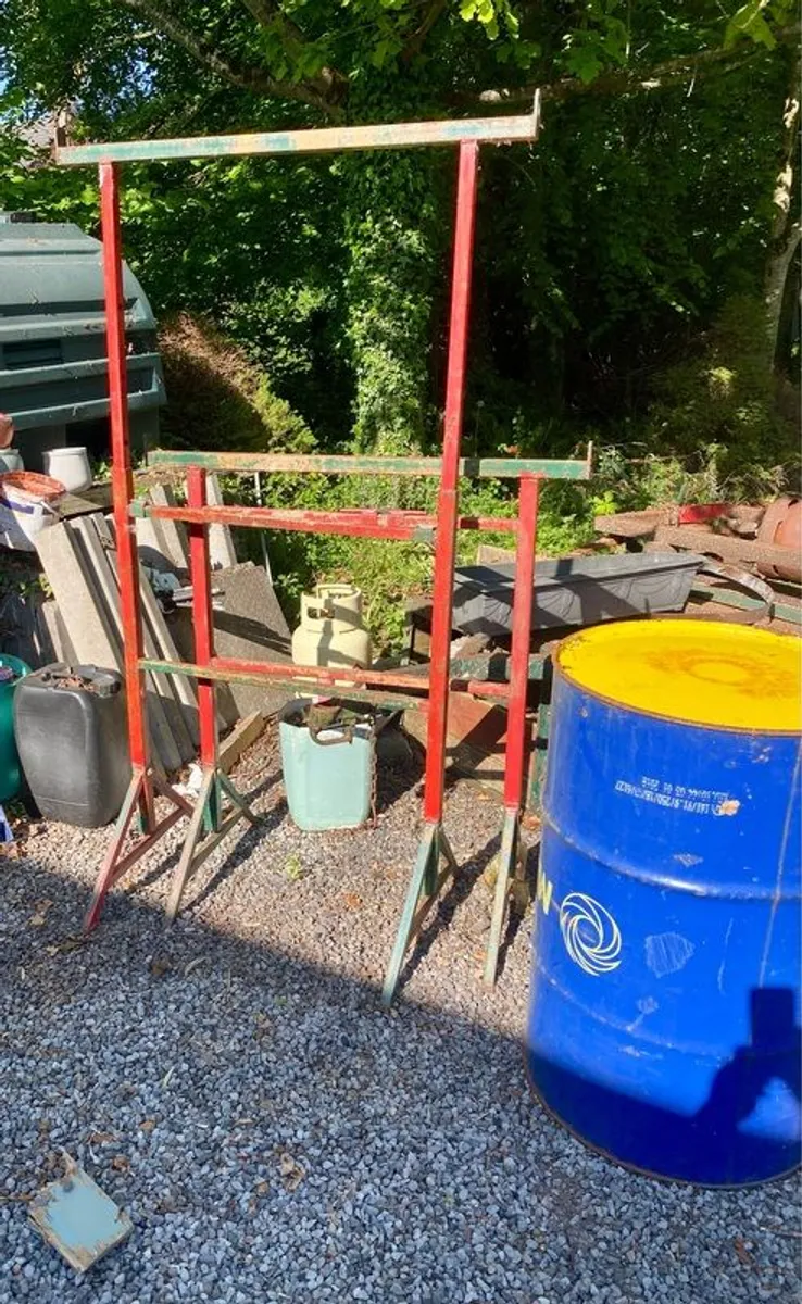 Builders Trestles - Image 2