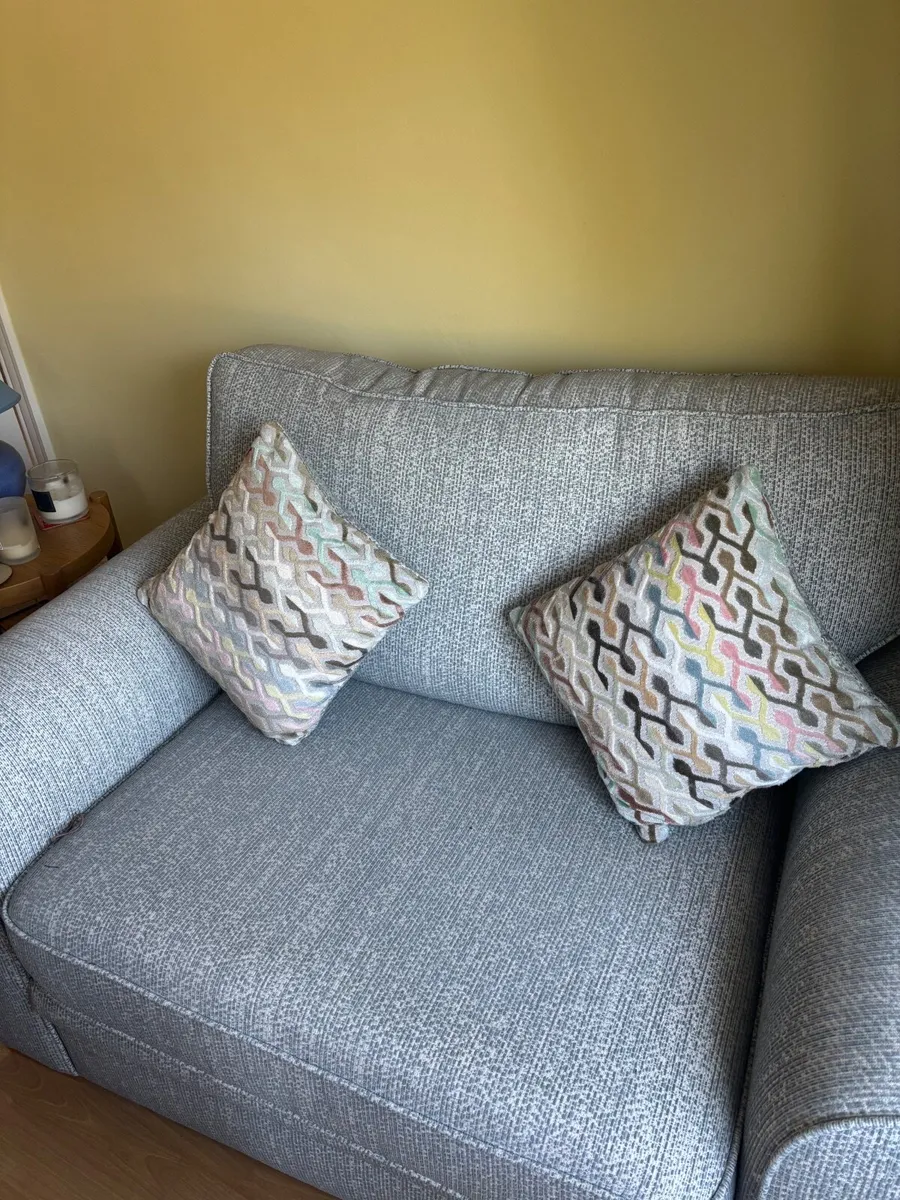 Couch - Image 2