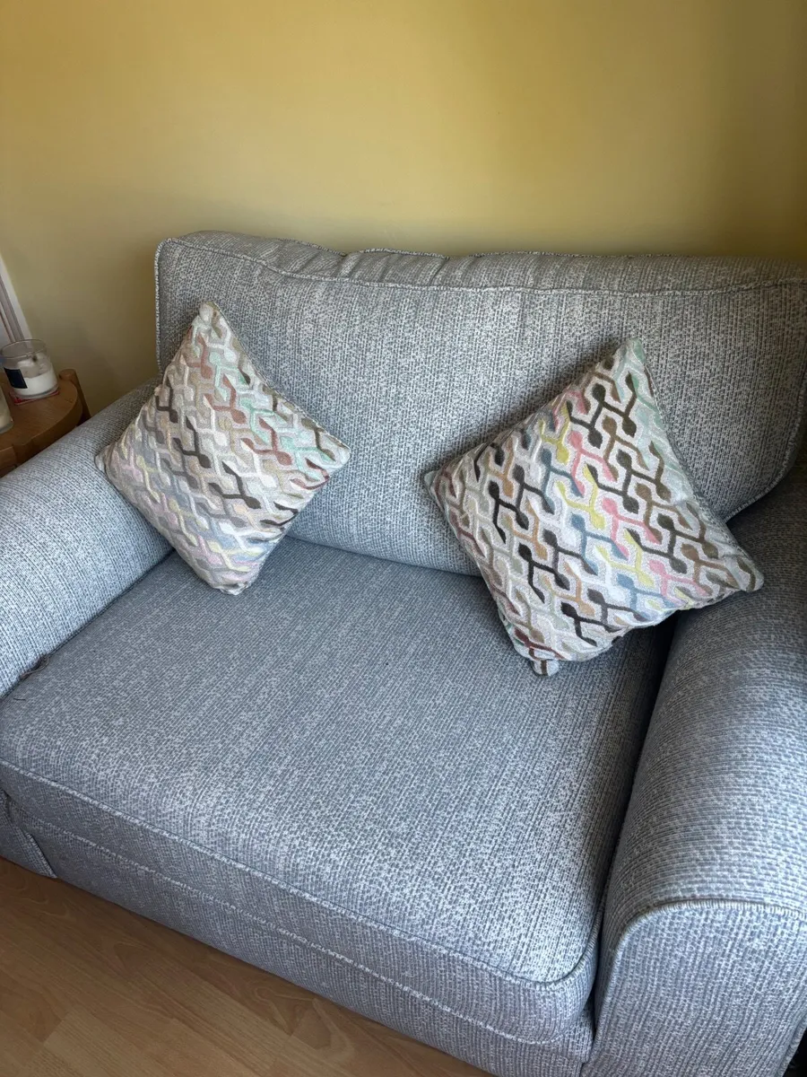 Couch - Image 3