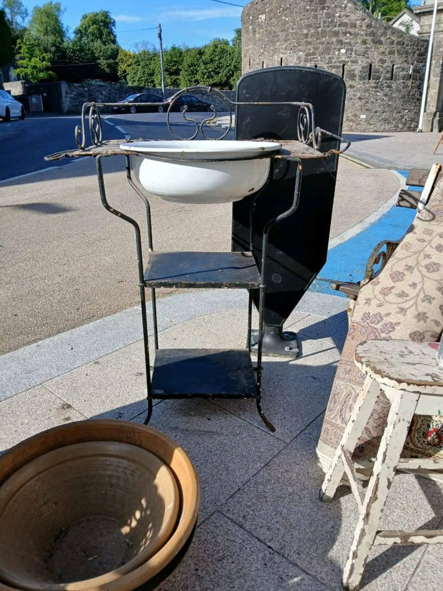 Antique wash stand - Image 1