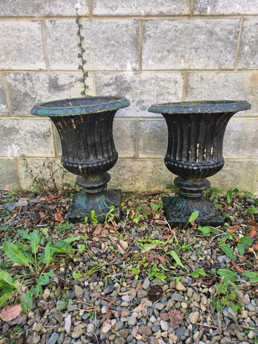 Cast iron urns - Image 4
