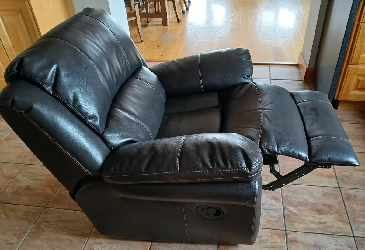 Leather armchair recliner x 2 - Image 2