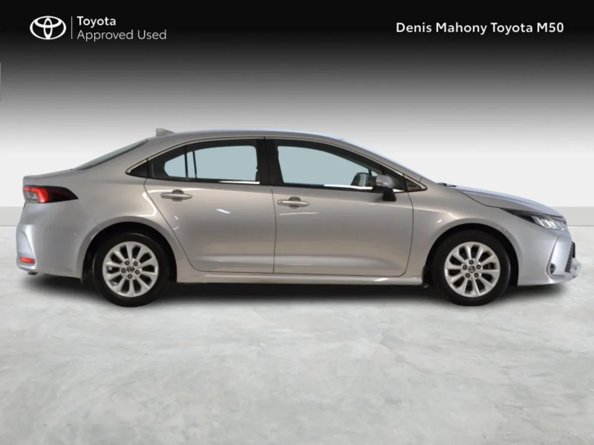 Toyota Corolla Hybrid Luna Saloon Auto - Image 3
