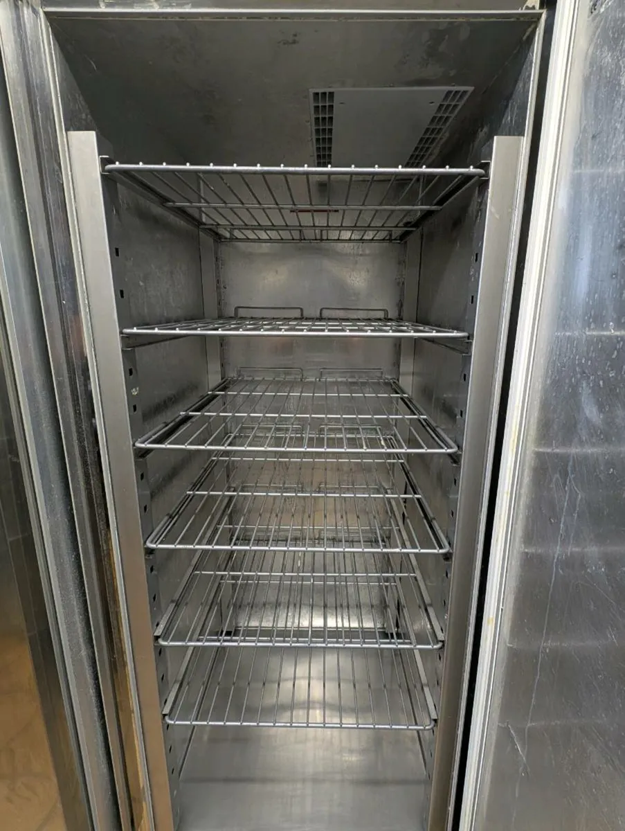 Commercial Freezer Upright - Image 3