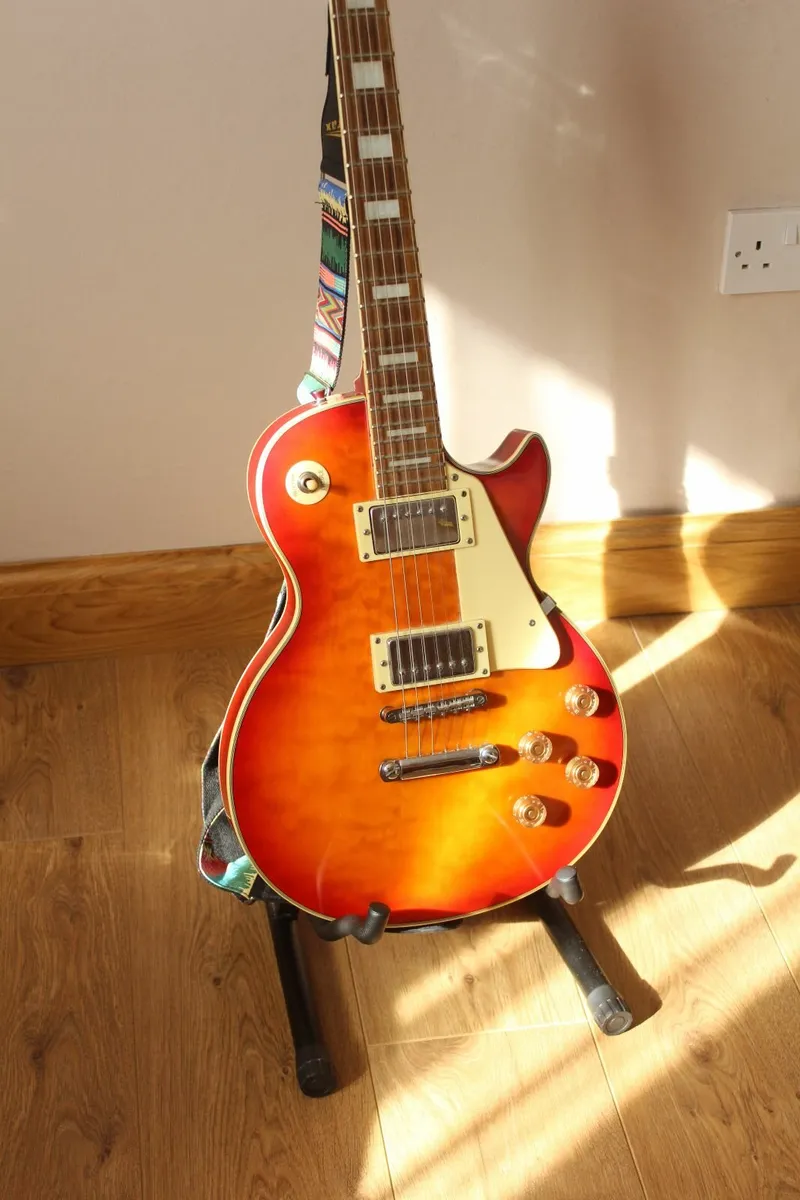 Sunburst Les Paul Electric Guitar & Amp Bundle - Image 2