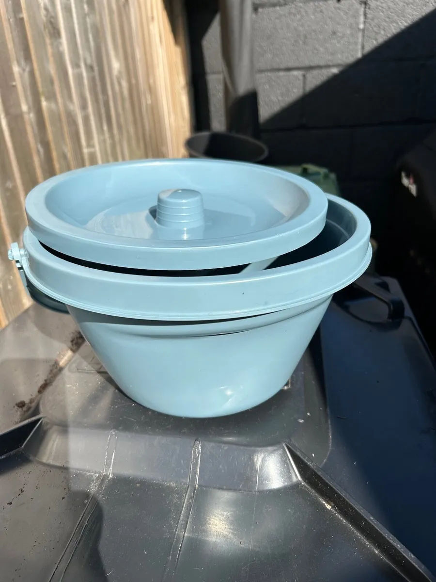 Bathroom equipment - Image 2