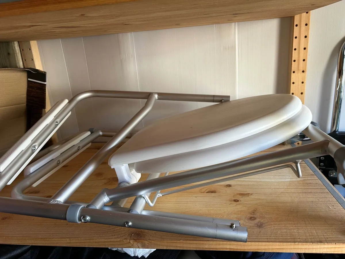 Bathroom equipment - Image 3