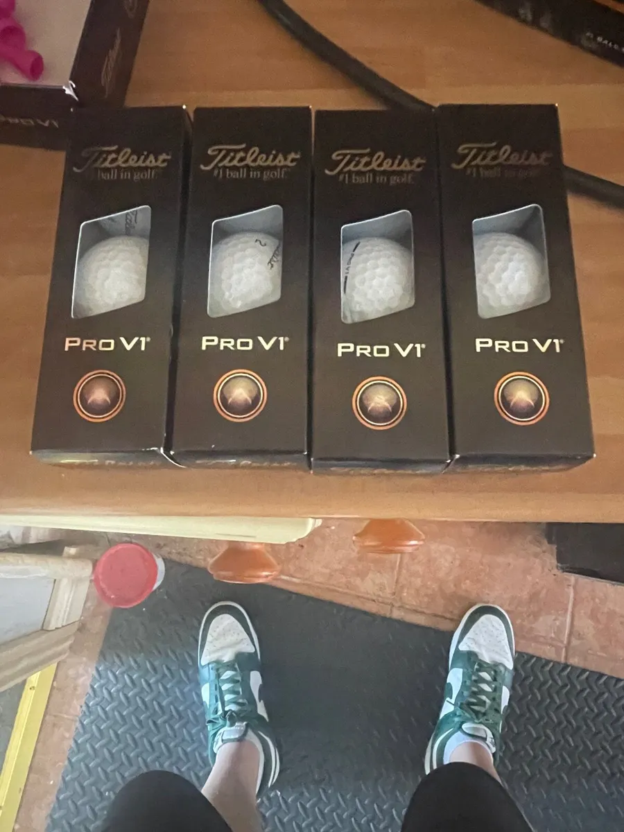 Golf balls - Image 1