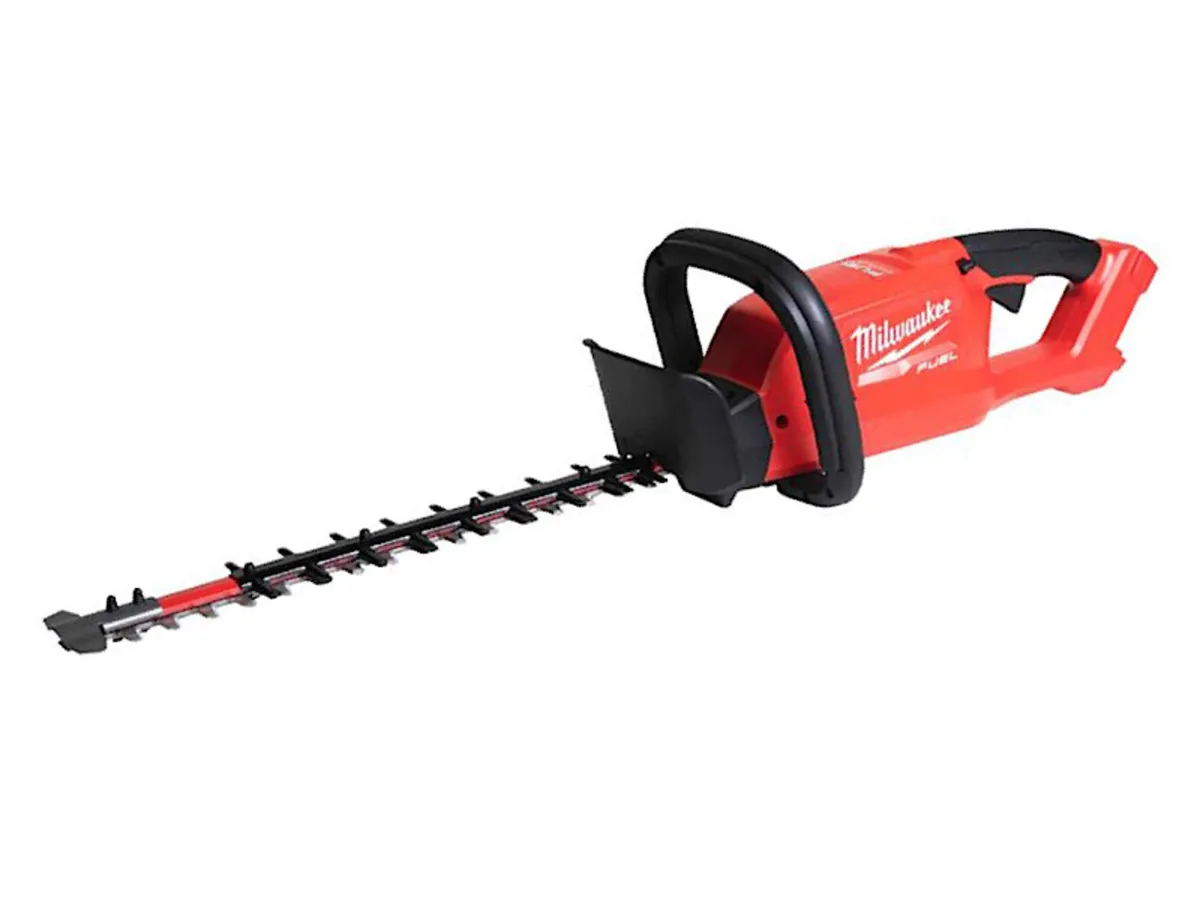ONLY €249 Milwaukee M18 60cm Hedge Trimmer - Image 2