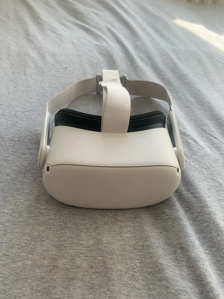 Oculus quest 2 - Image 2