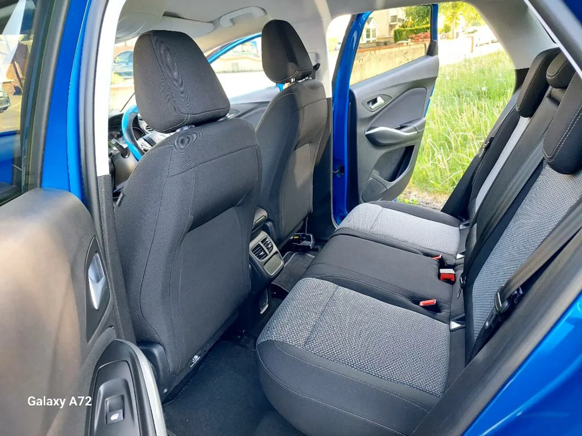 Car - Image 2