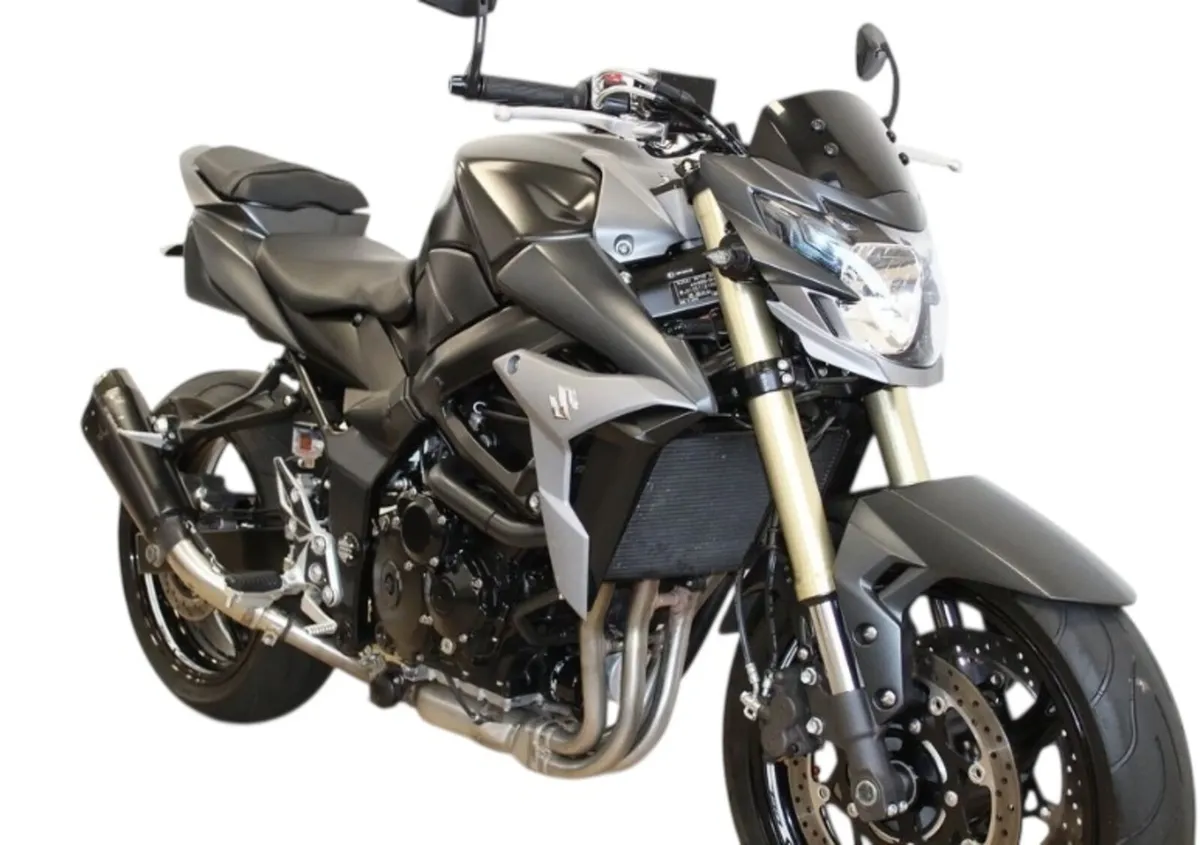 Suzuki GSR 750 - Image 2