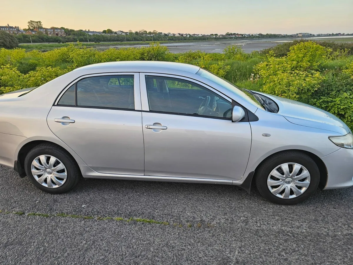Toyota corrolla - Image 2