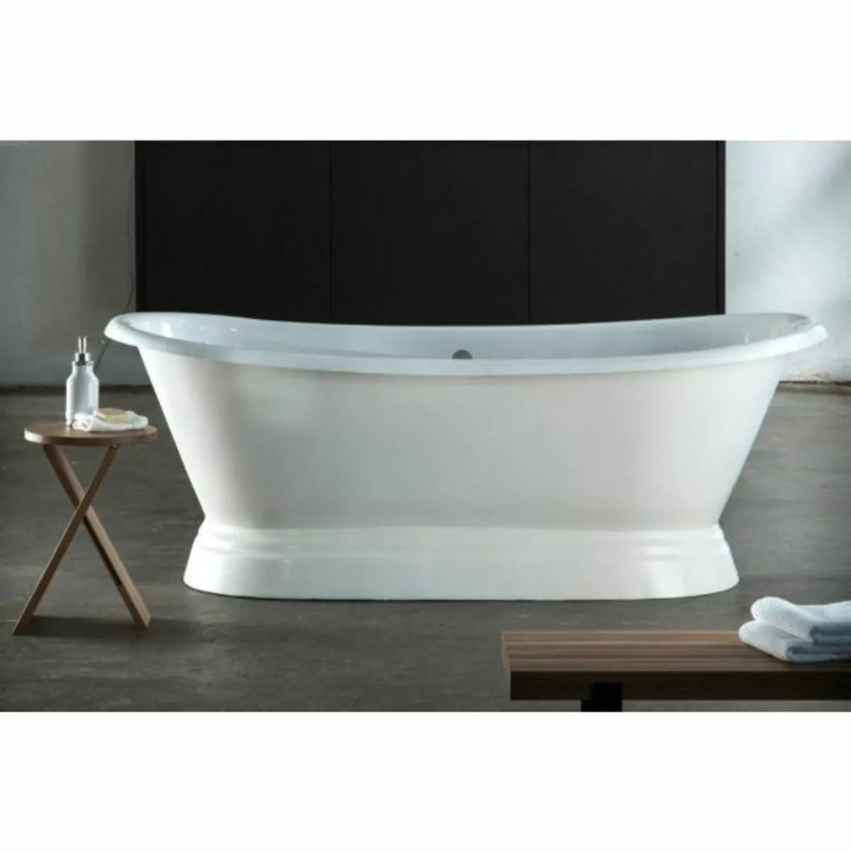Versailles Double Ended Plinth Bath with Curve - Image 1