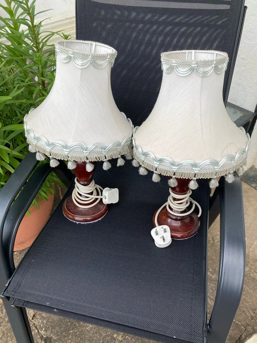 Antique Side Lamps x 2 - Image 1