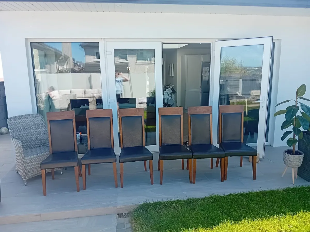 Extendable Dining Table and Chairs set - Image 4