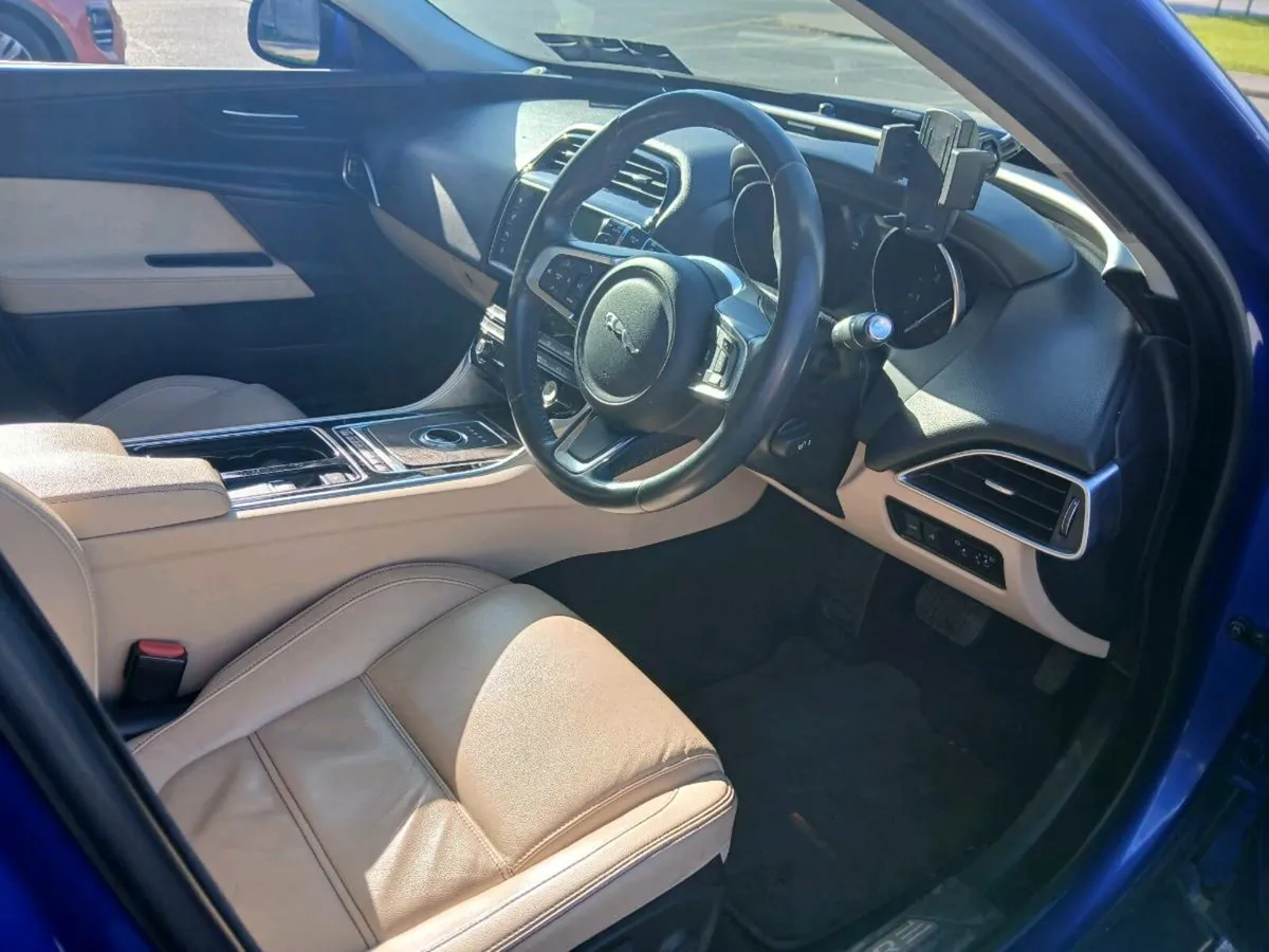 JAGUAR (181) XE 2.0 DIESEL AUTOMATIC - Image 3