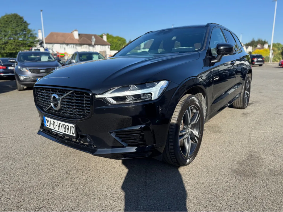 Volvo XC60 R-DESIGN T6 RCHARG A - Image 2