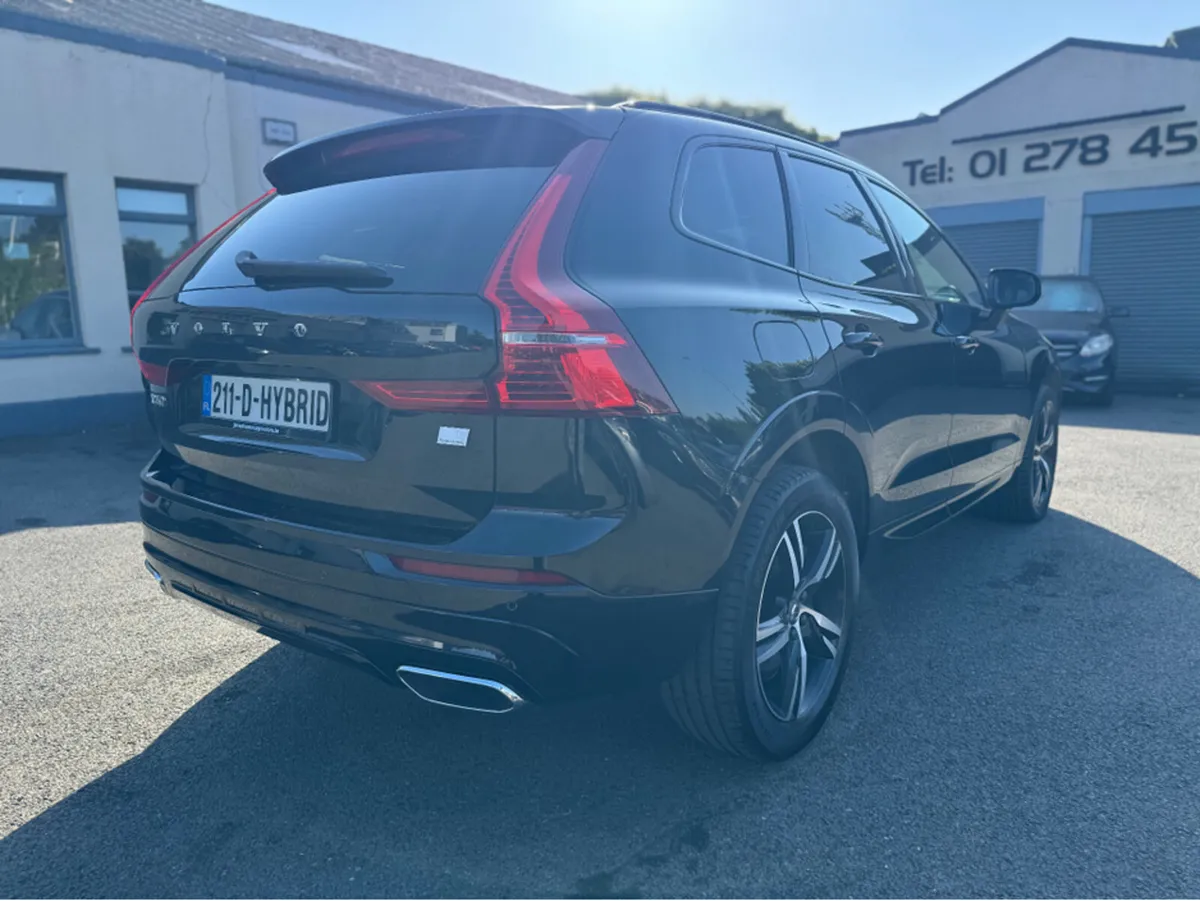 Volvo XC60 R-DESIGN T6 RCHARG A - Image 3