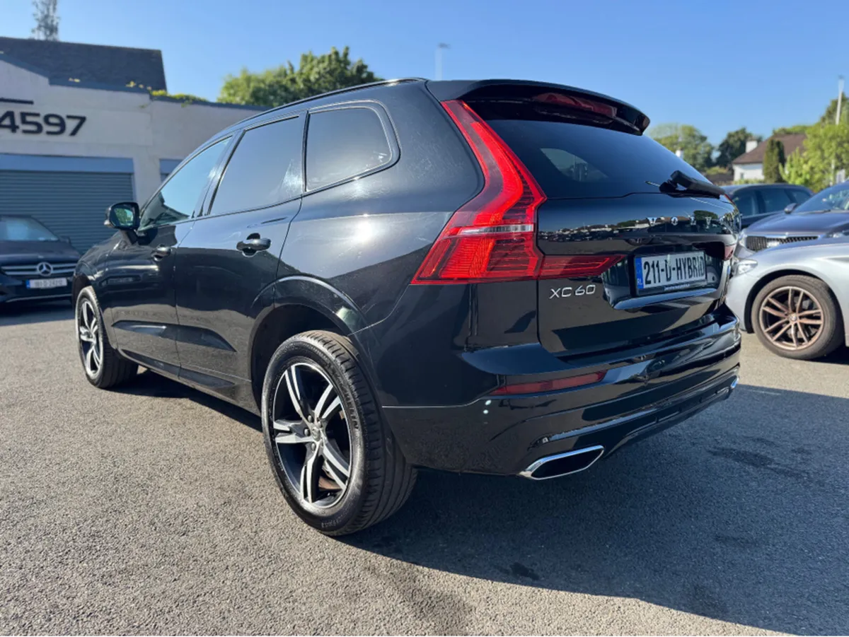 Volvo XC60 R-DESIGN T6 RCHARG A - Image 4