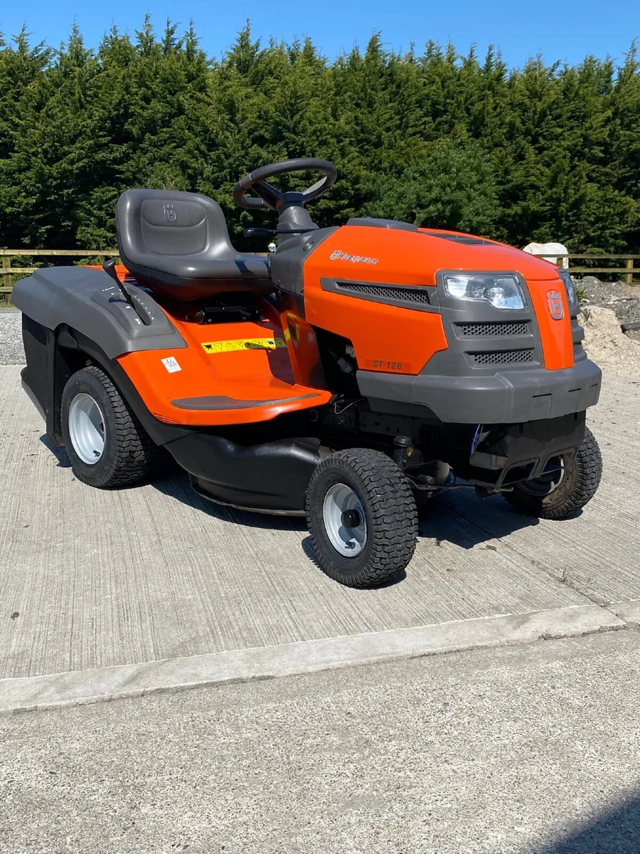 Ride on lawnmower - Image 1