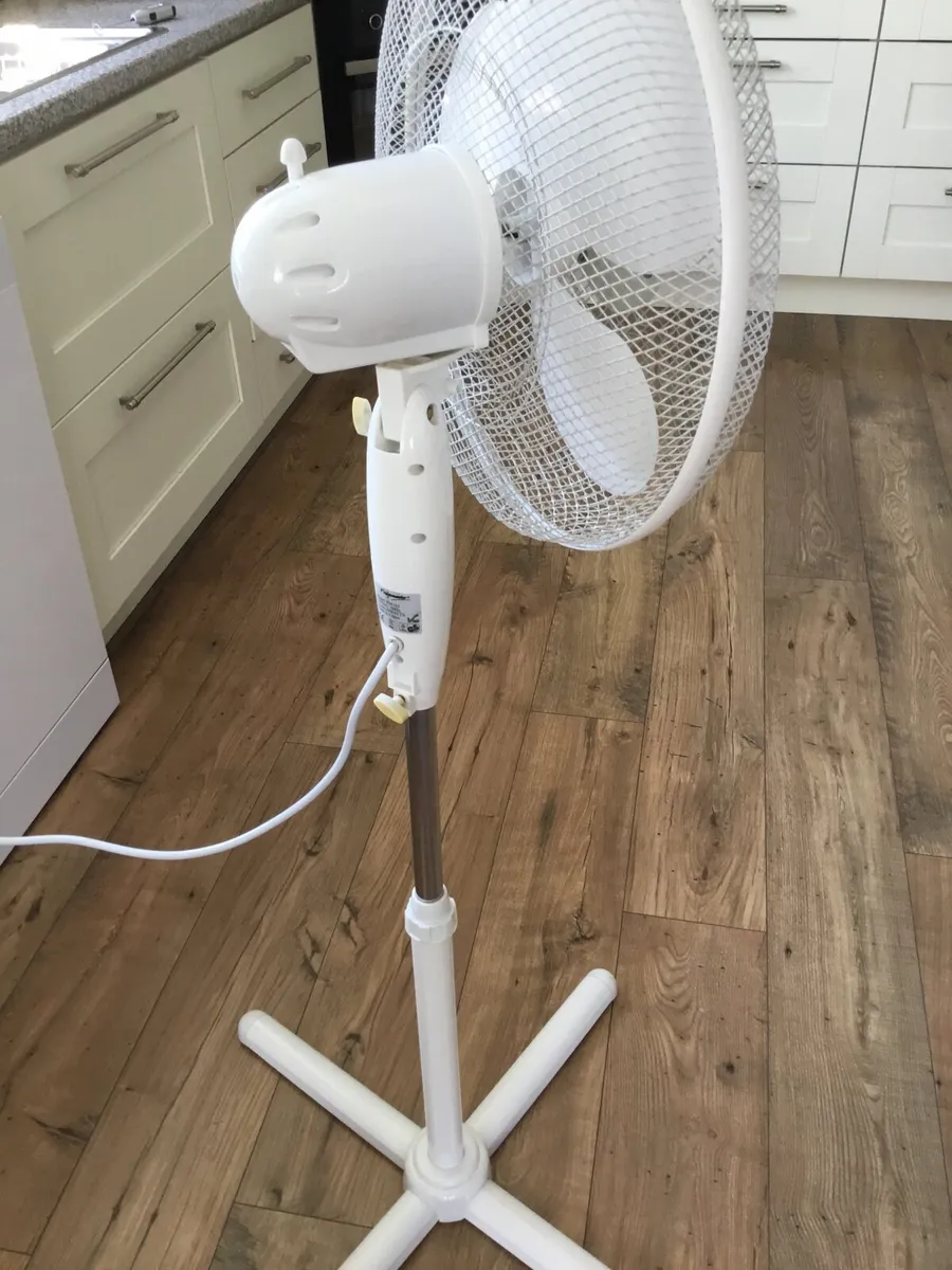 Domestic electric fan - Image 2